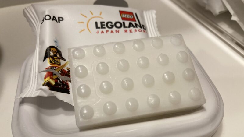レゴランドホテルのアメニティの石鹸はレゴブロック型