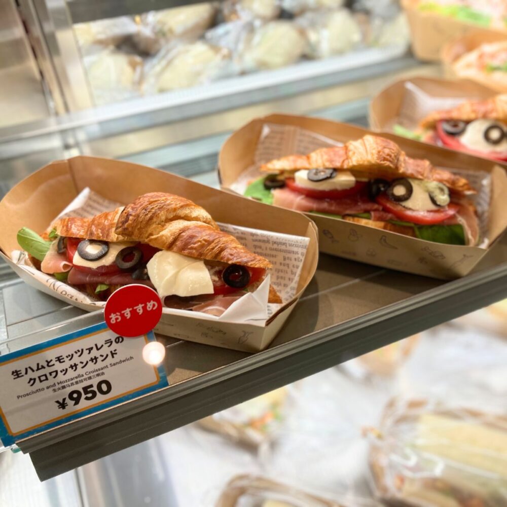 レゴランドのランチ・ファクトリーサンドウィチカンパニー（クロワッサンサンド）レビュー
