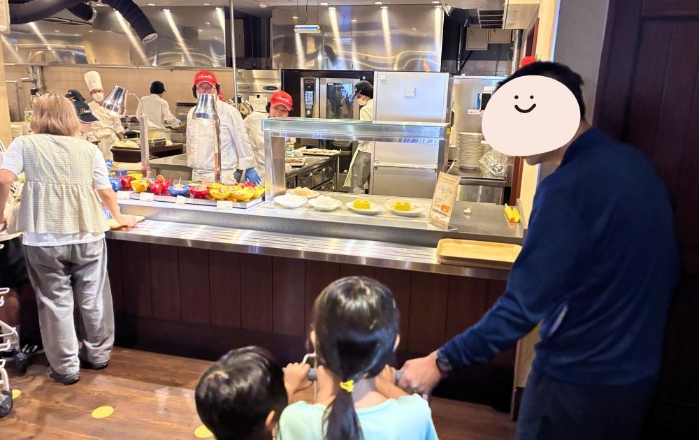 レゴランドのナイトテーブルレストランで食べられるカレー