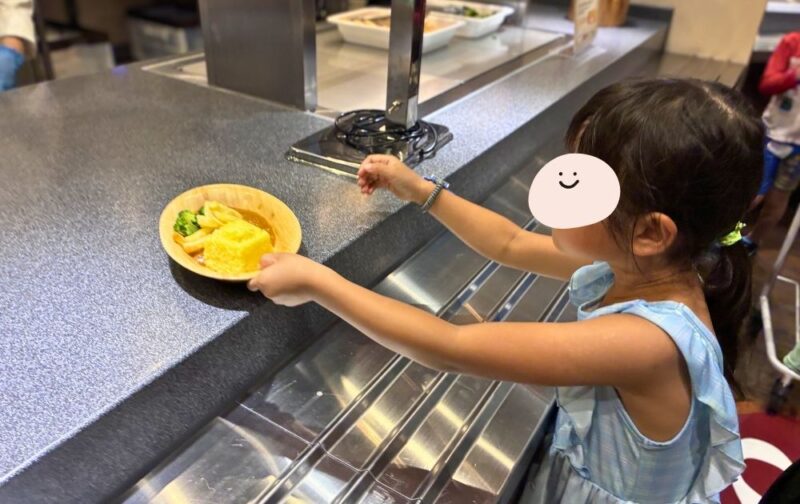 レゴランドのナイトテーブルレストランで食べられるカレー
