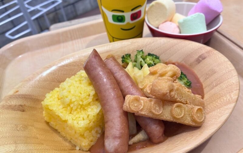 レゴランドのナイトテーブルレストランで食べられるカレー