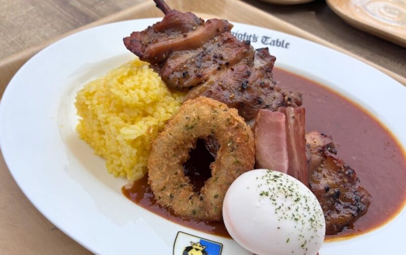 レゴランドのナイトテーブルレストランで食べられるカレー