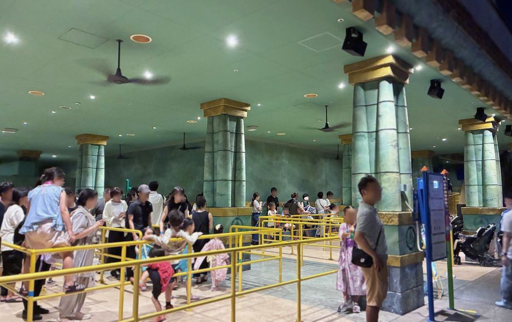 レゴランドのまつりナイト2026のロストキングダムの待機列